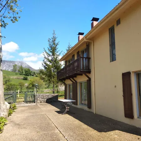 Country house Casa Oriental Cereceda (Asturias)